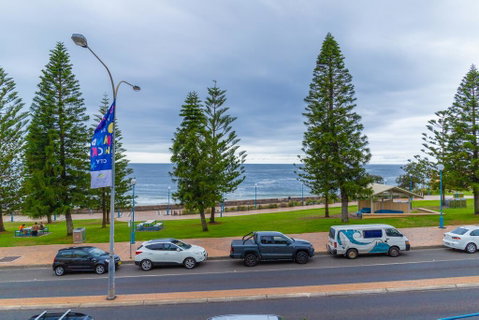 Dive Hotel - Sydneys Hotel 2