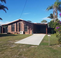 Dog Friendly Holiday House At Red Beach - Sydneys Hotel