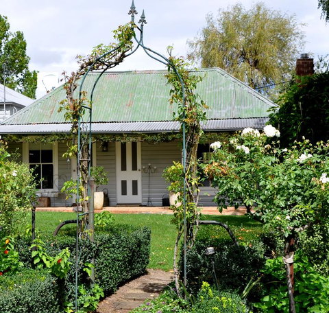 Drayshed Cottage - Sydneys Hotel 0