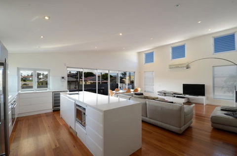 Dream Catcher Beach House - Shellharbour - Sydneys Hotel 2
