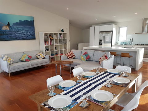 Dream Catcher Beach House - Shellharbour - Sydneys Hotel 0