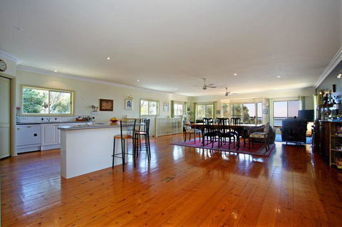 Dromana Dreaming - Sydneys Hotel 1