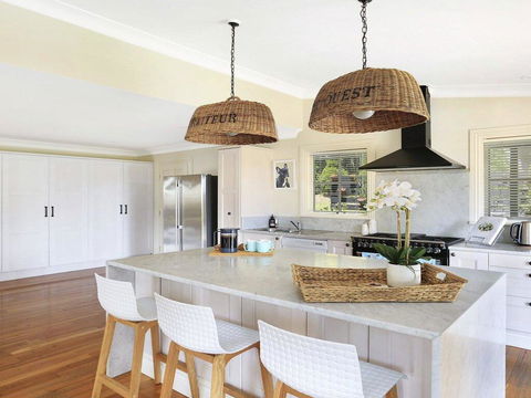 Duncraig House - Open Fireplace, Spa, Pet Friendly - Sydneys Hotel 3