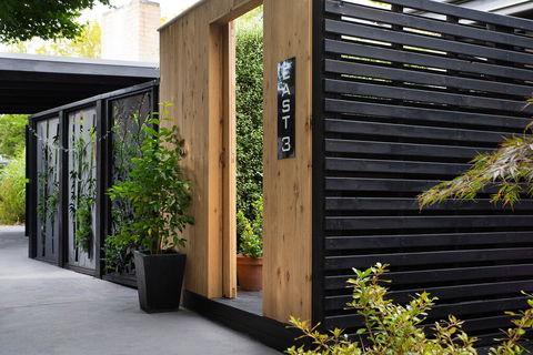 East St 3 -Secret Garden - Sydneys Hotel 2