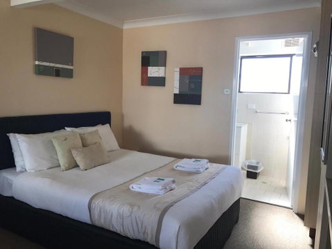 Edgewater Motel - Sydneys Hotel 2