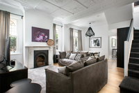 Elegant 3-Bed Heritage House near Parks and Cafes