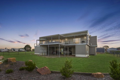 Elevation - Waterviews In Newlands Arm - Sydneys Hotel 0