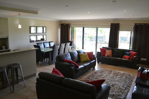 ELSINOR Townhouse 8 Mulwala - Sydneys Hotel 2
