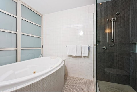 Embassy Apartment North Terrace - Sydneys Hotel 3