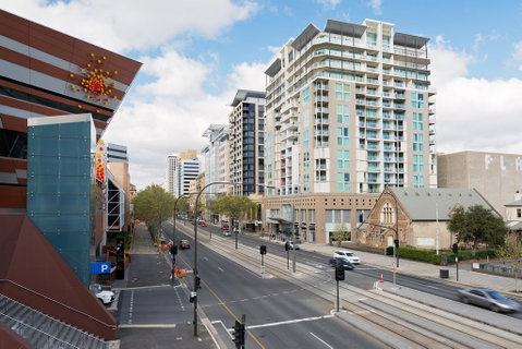 Embassy Apartment North Terrace - Sydneys Hotel 0