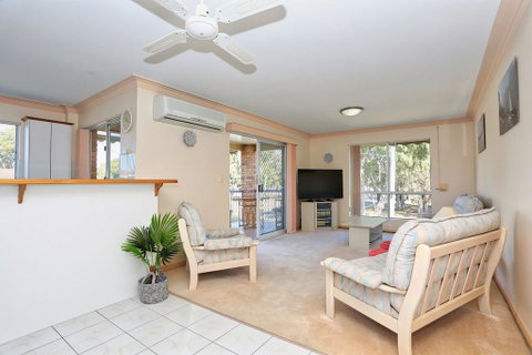 Enjoy Sunsets And Waterviews From Your Private Balcony - Sydneys Hotel 1