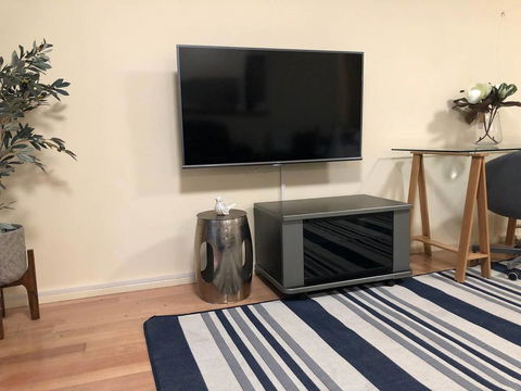 Escape To Strathfield For 8 Guests - Sydneys Hotel 3
