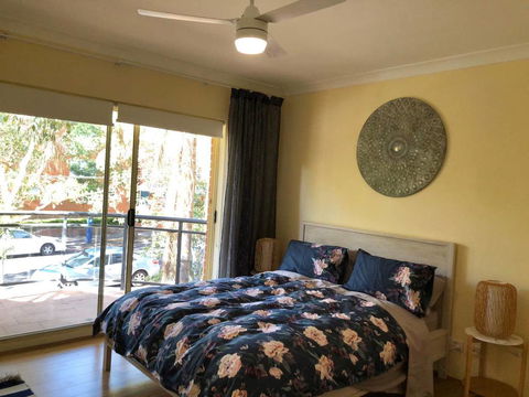Escape To Strathfield For 8 Guests - Sydneys Hotel 1