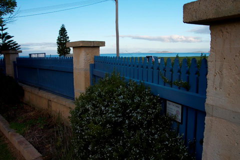 Esperance Beachfront Resort - Sydneys Hotel 1