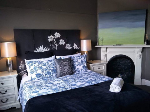 Eureka Views B&B Ballarat - Sydneys Hotel 1