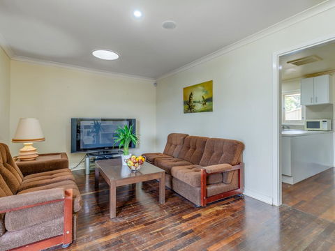 Exclusive Handy Holiday House - Sydneys Hotel 0