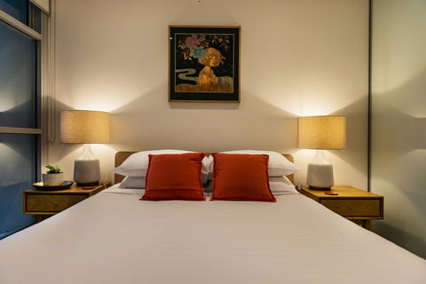 Explore Sydney From A Peaceful Modern Apartment - Sydneys Hotel 1
