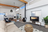 Book Illowa Accommodation Vacations Sydneys Hotel Sydneys Hotel