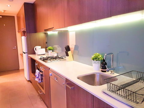 FITZROY FANTASTIC 1BR APT With FREE WINE, NETFLIX, WIFI, Close To TRAMS, COLES - Sydneys Hotel 2