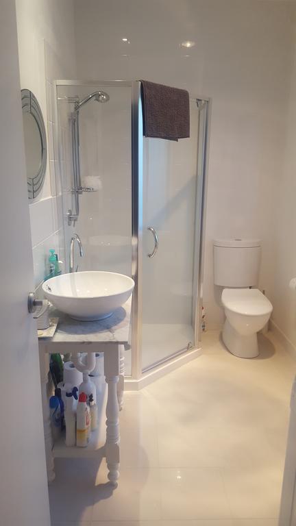 Flat In Heart Of Griffith - Sydneys Hotel 2