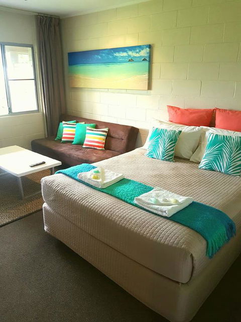 Forrest Beach Hotel/motel - Sydneys Hotel 3