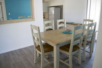Book Lightning Ridge Accommodation Vacations Sydneys Hotel Sydneys Hotel