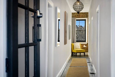 Fox And Hound - Sydneys Hotel 1