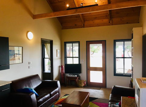 French Island Cottage - Sydneys Hotel 3
