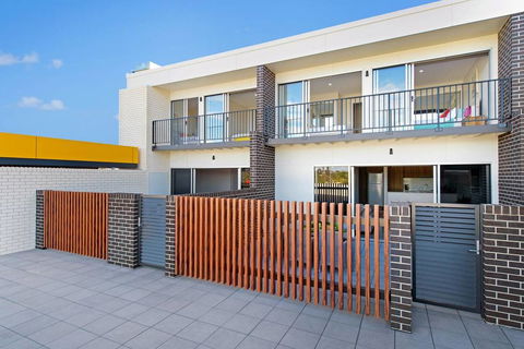 G149 - Apt 2 - Sydneys Hotel 1