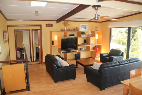 Gabbadah Beach House - Sydneys Hotel 2