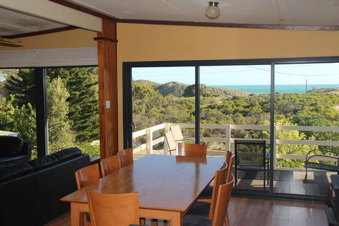 Gabbadah Beach House - Sydneys Hotel 1