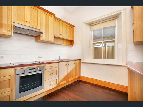 Gawler Heritage Accommodation - Sydneys Hotel 2