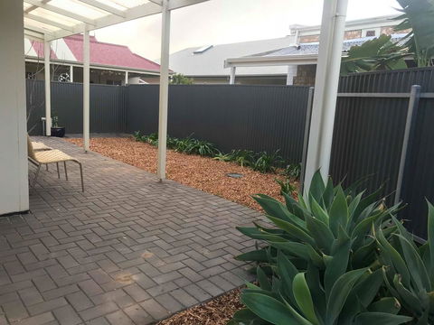 Gawler Townhouse 1 Bedroom - Sydneys Hotel 2