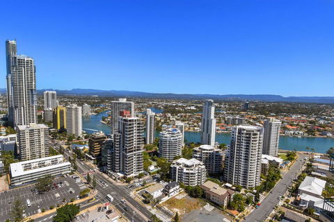 GCR Crown Towers Resort Private Apartment - Sydneys Hotel 2
