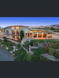 Book Lovely Banks Accommodation Vacations Sydneys Hotel Sydneys Hotel
