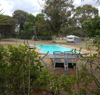 Getaway Tourist Park - Sydneys Hotel
