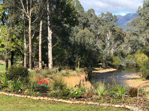 GGs By The River - Sydneys Hotel 2