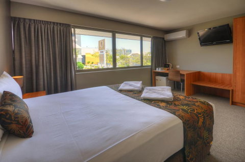 Gladstone Reef Hotel Motel - Sydneys Hotel 2