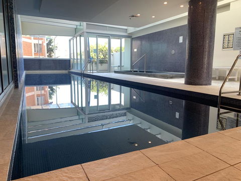 GLENELG Five Stars - Sydneys Hotel 3