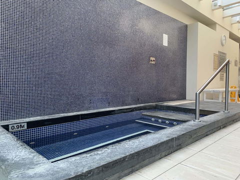 GLENELG Five Stars - Sydneys Hotel 2