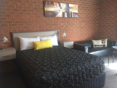 Glider City Motel Benalla - Sydneys Hotel 2