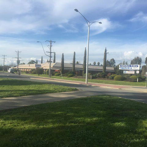 Glider City Motel Benalla - Sydneys Hotel 3
