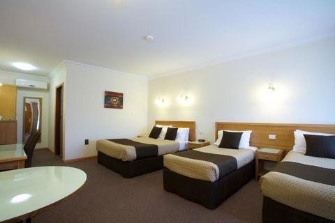 Golden Grain Motor Inn - Sydneys Hotel 1