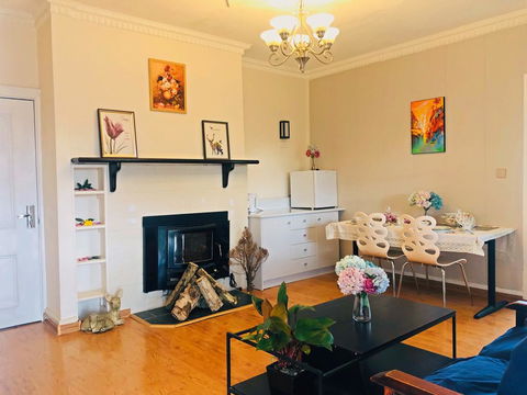 Golden Village - Sydneys Hotel 0