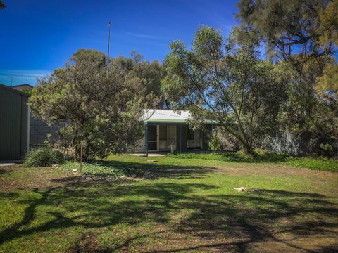 Gone Fishing - Sydneys Hotel 0