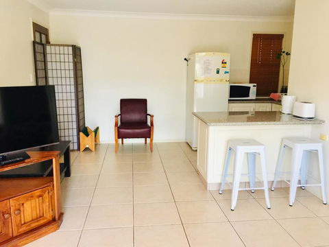 Granny Flat - Sydneys Hotel 2