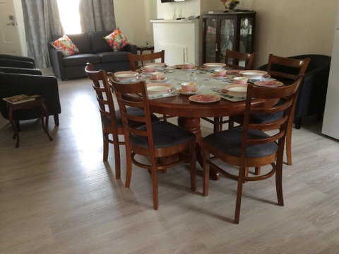 Granny's B&B - Sydneys Hotel 1