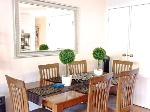 Great For Families.Pool & Kitchen - Sydneys Hotel 0