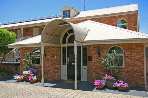 Hermitage Motor Inn - Sydneys Hotel 1