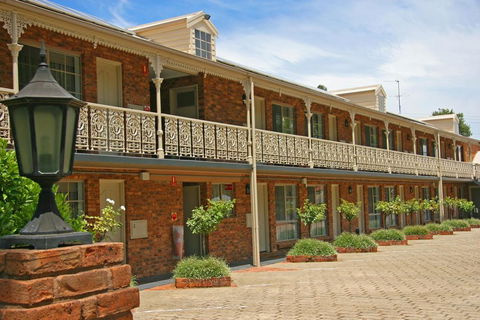 Hermitage Motor Inn - Sydneys Hotel 2